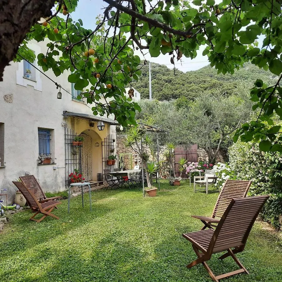 Casa Olivia Lacrema Finale Ligure