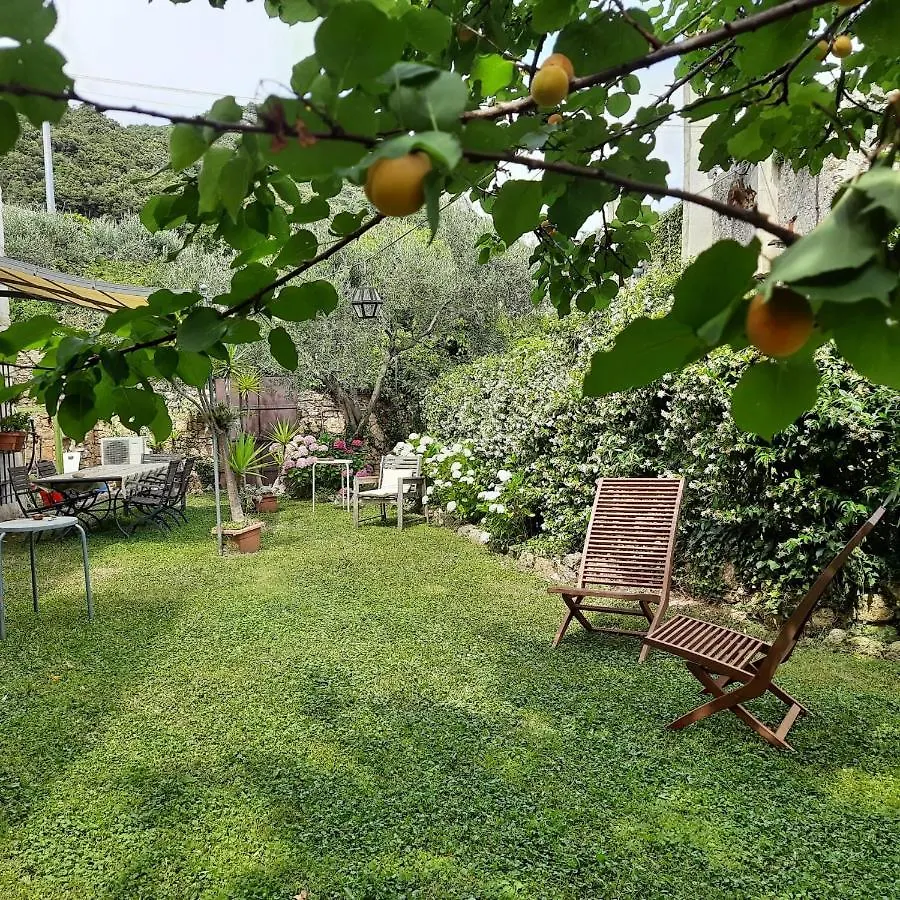 Feriehus Casa Olivia Lacrema Finale Ligure